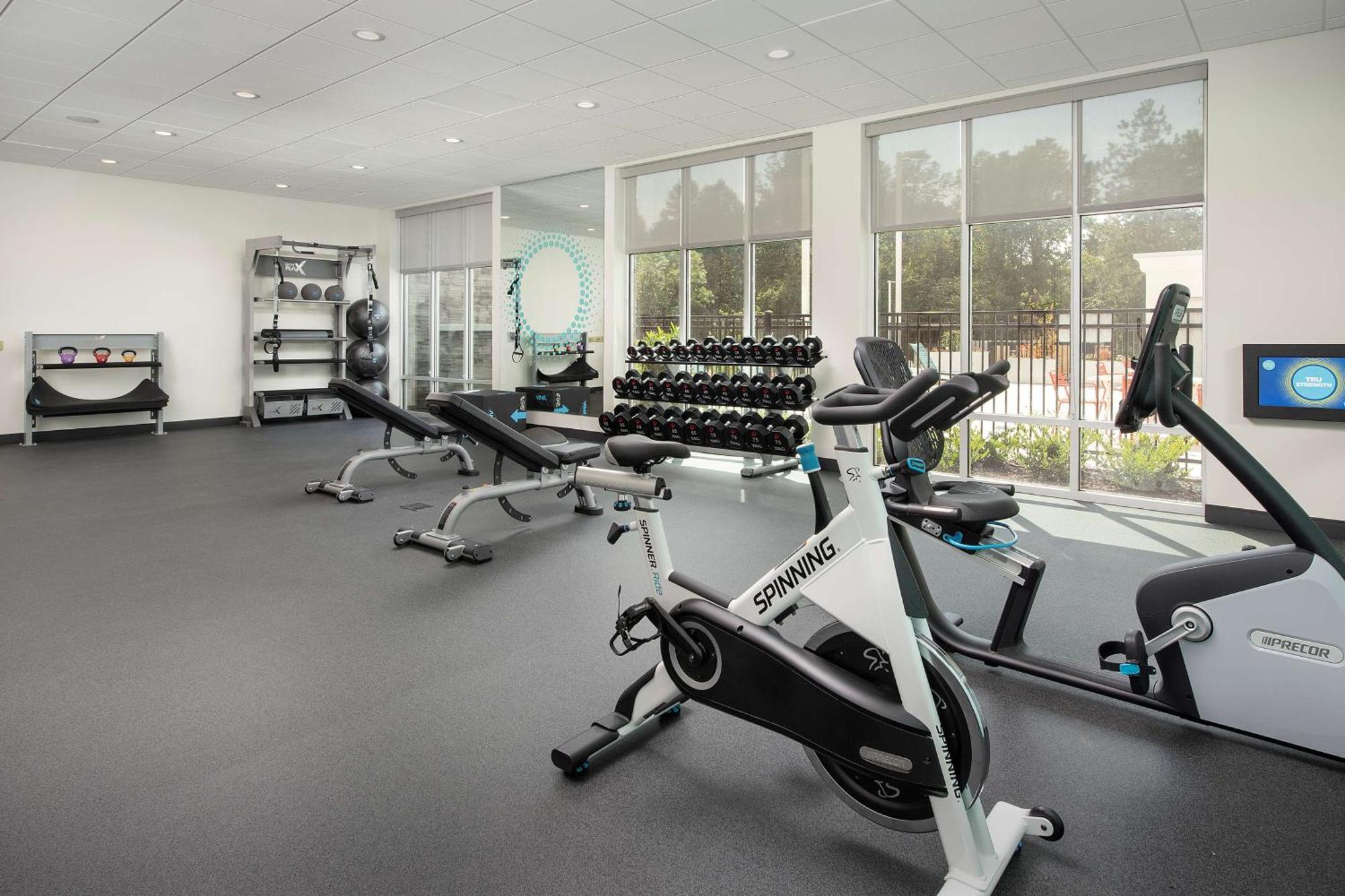 Tru By Hilton Charlotte Airport Lake Pointe Bagian luar foto