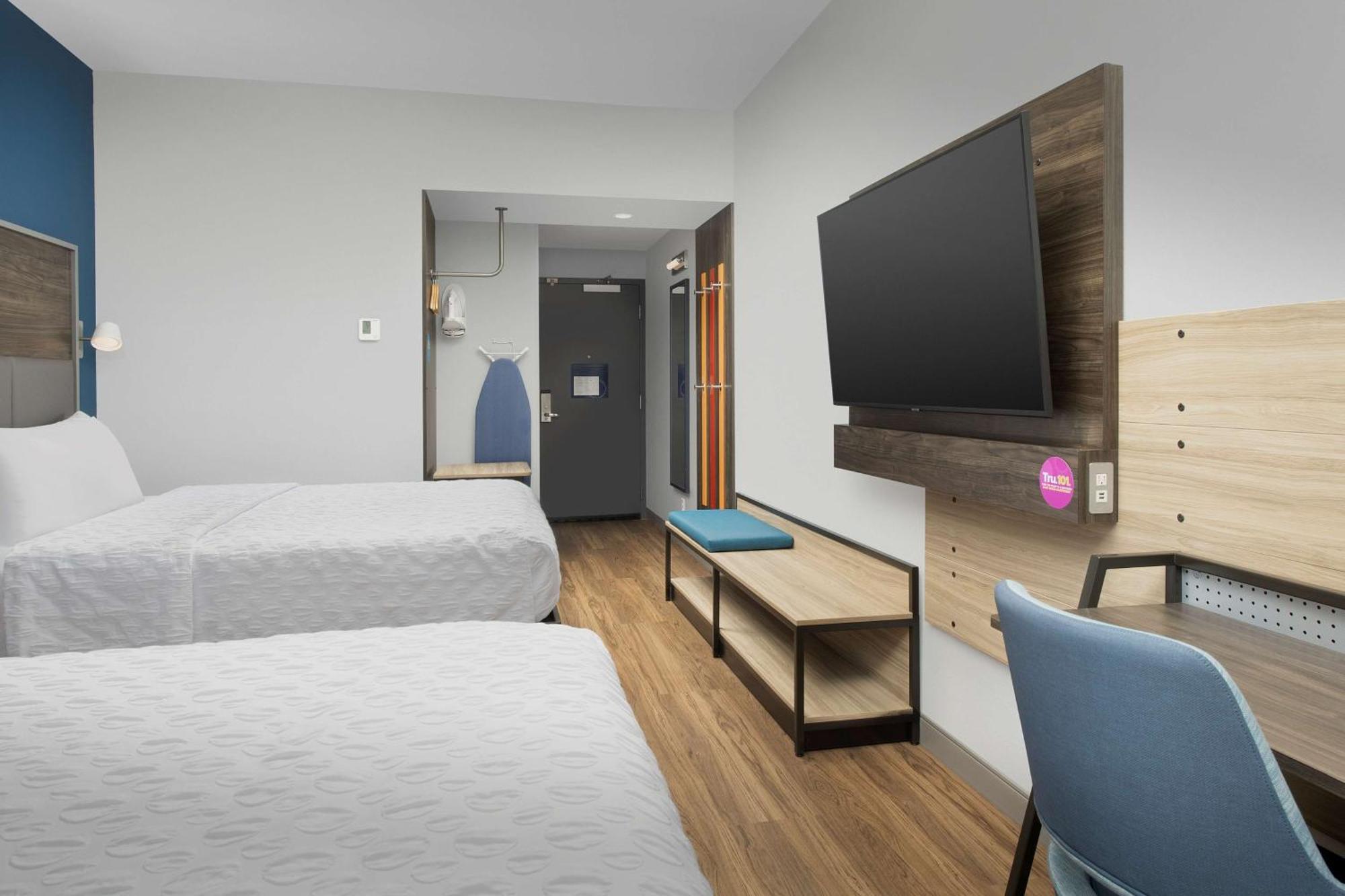 Tru By Hilton Charlotte Airport Lake Pointe Bagian luar foto